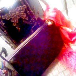 Pre-lioved Women's Bag.